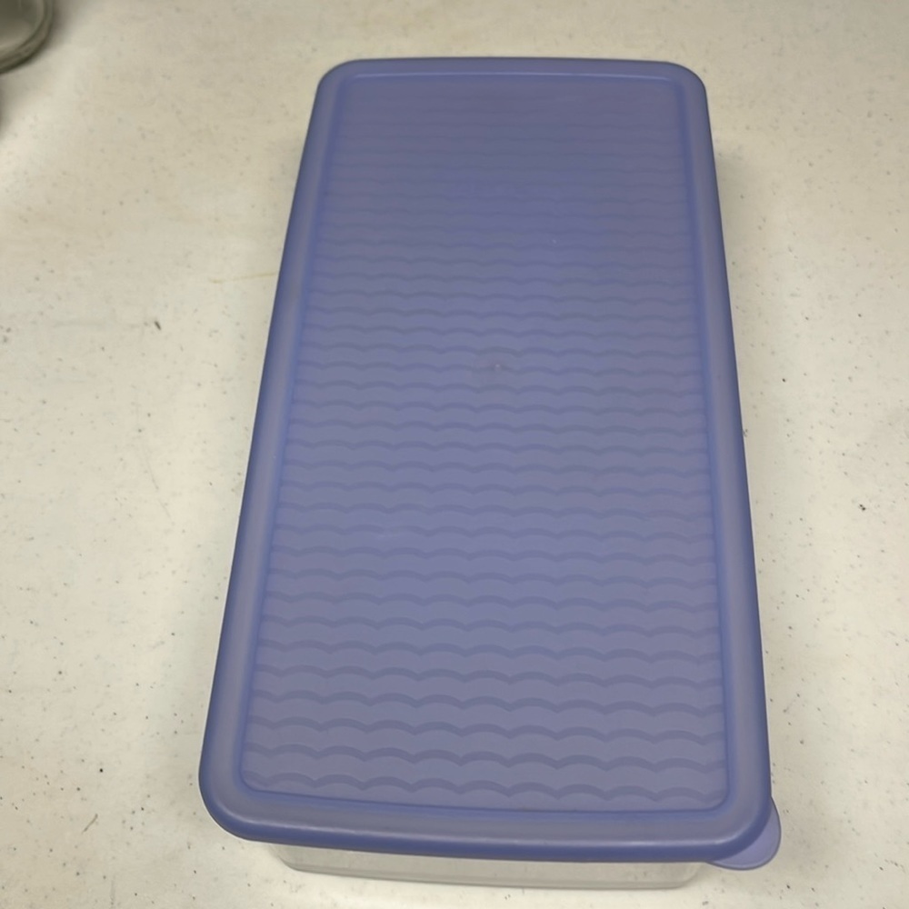 Tupperware FridgeSmart Produce Keeper Vented Vegetable Storage Container - Picture 9 of 12